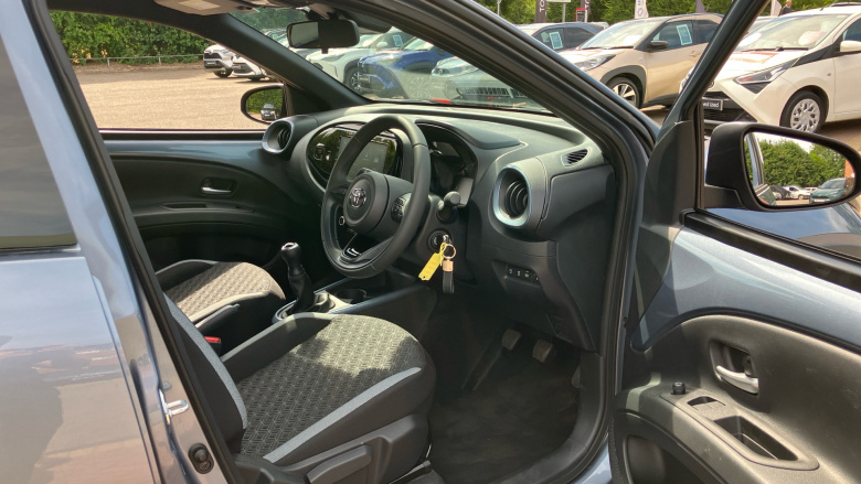 Toyota Aygo X 1.0 VVT-i Edge 5dr Petrol Hatchback